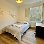Brand-new 3br Balcony Desks Parking A450 * 브리녜