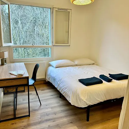 Brand-new 3br Balcony Desks Parking A450 Apartamento Brignais